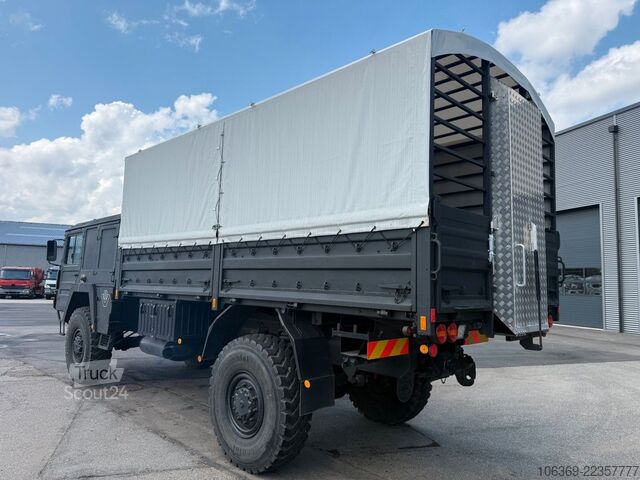Avolavetta pressupeitolla MAN 5 To MIL 4x4 / Partytruck