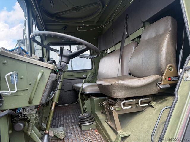 Avolavetta pressupeitolla MAN 5 To MIL 4x4 / Partytruck