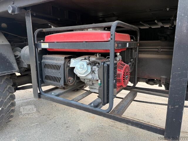 Avolavetta pressupeitolla MAN 5 To MIL 4x4 / Partytruck