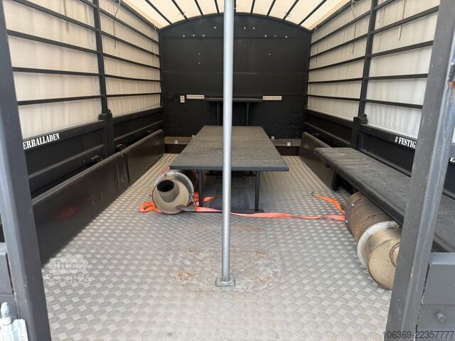 Avolavetta pressupeitolla MAN 5 To MIL 4x4 / Partytruck