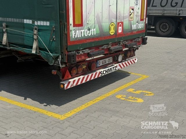 Semi-remorque bâchée Schmitz Cargobull Curtainsider Mega