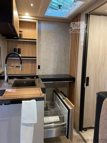 Camping-car semi-intégré BÜRSTNER Signature SFT 7.5| Ab 81.999,-| Jetzt bestellen!
