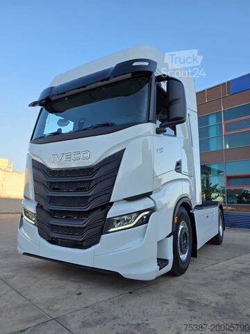 τυπικός οδικός ελκυστήρας Iveco SWAY 580