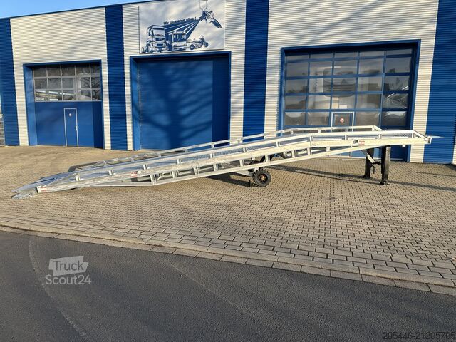 Rampa de carga 8T galvanizada, rampa para contentores  Verladerampe 8 Tonnen