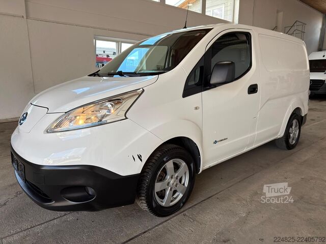 Slēgtais furgons NISSAN E-NV200 Elektro Kastenwagen 1.Hand BJ-2019