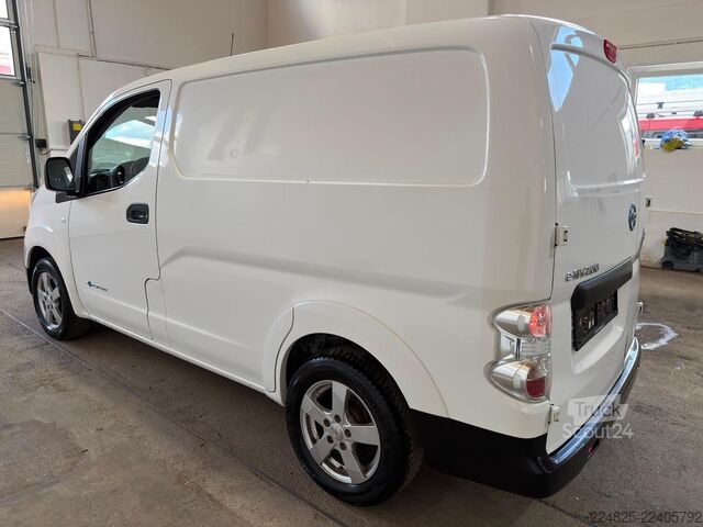 Slēgtais furgons NISSAN E-NV200 Elektro Kastenwagen 1.Hand BJ-2019