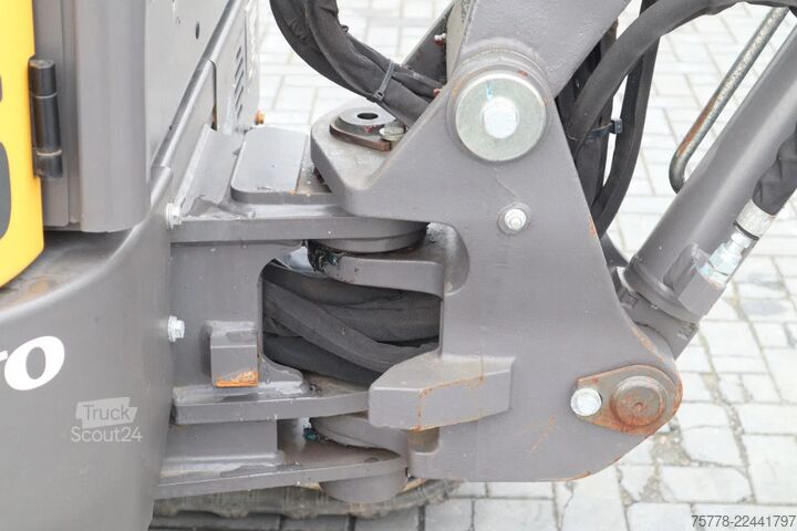 Minikaivinkone Volvo ECR25 ELECTRIC | JECR25D | TILTBUCKET | BUCKET ...