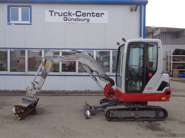 Mini excavator TAKEUCHI TB 225 Powertilt Löffel Taklock 2.400 kg