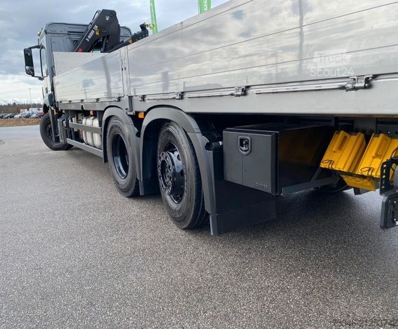 Speciallastbil MERCEDES-BENZ 2540Pritsche7,00m/KranHiab118/Lenkachse/NL13,9to