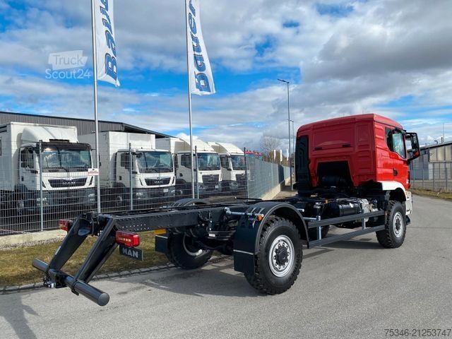 Spezial-LKW MAN TGM 18.250 4x4 BB/Fahrgestell/3-Sitze/Neu