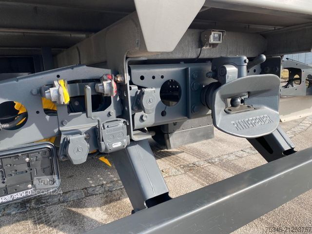 Lastbil med flak MERCEDES-BENZ 2540Pritsche7,00m/KranHiab118/Lenkachse/NL13,9to