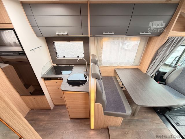 Semi-integrated camper SUNLIGHT T 67 *d*