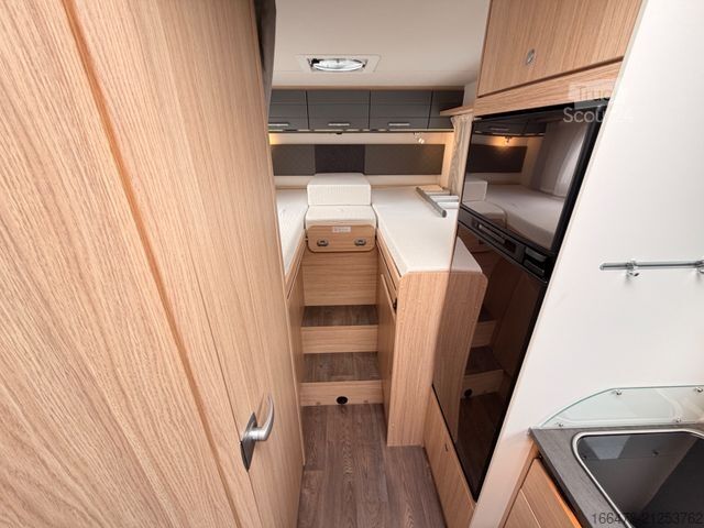 Semi-integrated camper SUNLIGHT T 67 *d*