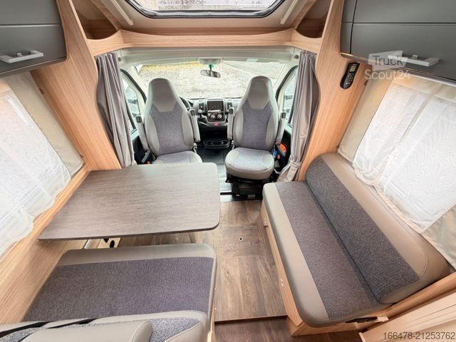 Semi-integrated camper SUNLIGHT T 67 *d*