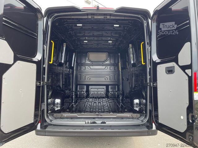 Vans ar augstu jumtu MAN TGE 3.200 L3H2 Kasten 4x4 Individual S ACC STHZ