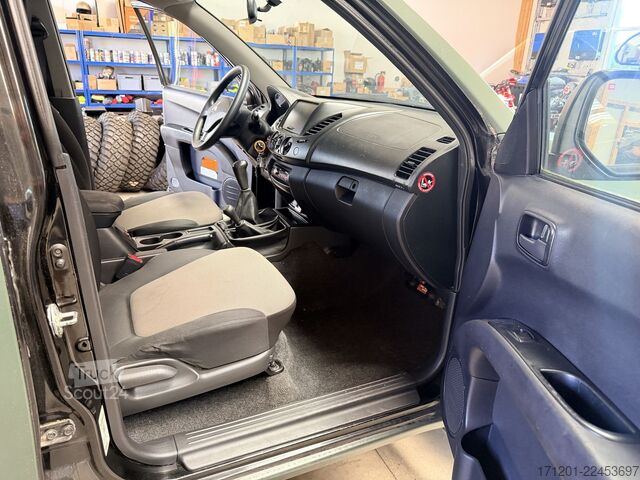 Βαν MITSUBISHI L200 4x4 Doka 2.5 DI-D Work Edition 1. Hand