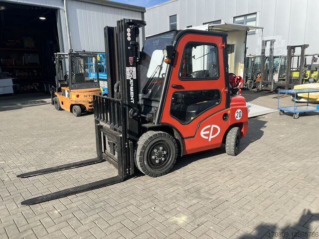 Voorlader vorkheftruck EP CPQD30T8