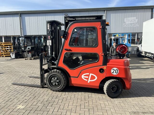 Voorlader vorkheftruck EP CPQD30T8