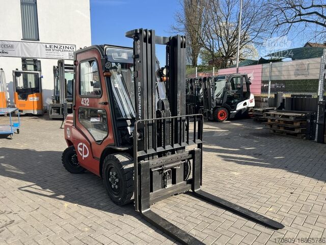 Voorlader vorkheftruck EP CPQD30T8