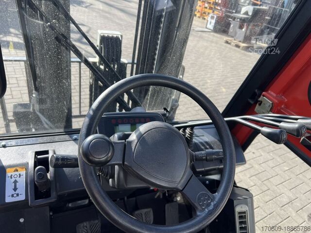 Voorlader vorkheftruck EP CPQD30T8