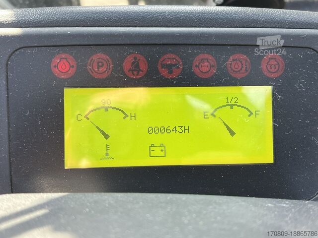 Voorlader vorkheftruck EP CPQD30T8