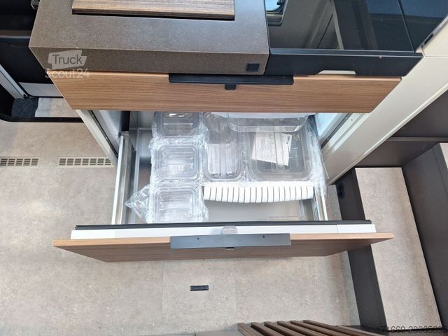 Halvintegrert bobil BÜRSTNER Signature SFT 7.1 180 PS|Hubbett|AHK|SAT|2x TV