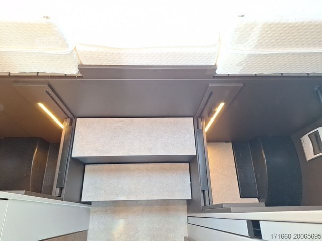 Halvintegrert bobil BÜRSTNER Signature SFT 7.1 180 PS|Hubbett|AHK|SAT|2x TV