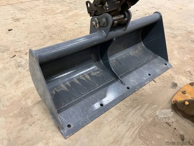 Mini bager JCB 16 C-1