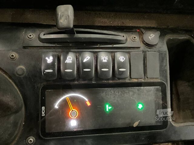 Mini bager JCB 16 C-1