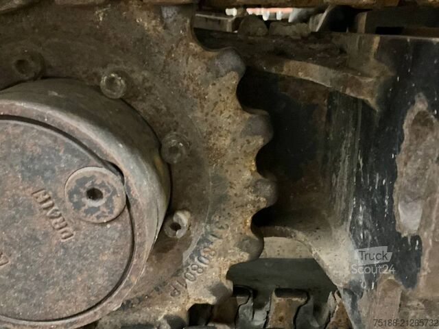 Mini bager JCB 16 C-1