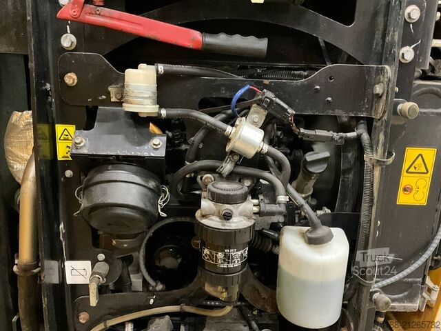 Mini bager JCB 16 C-1