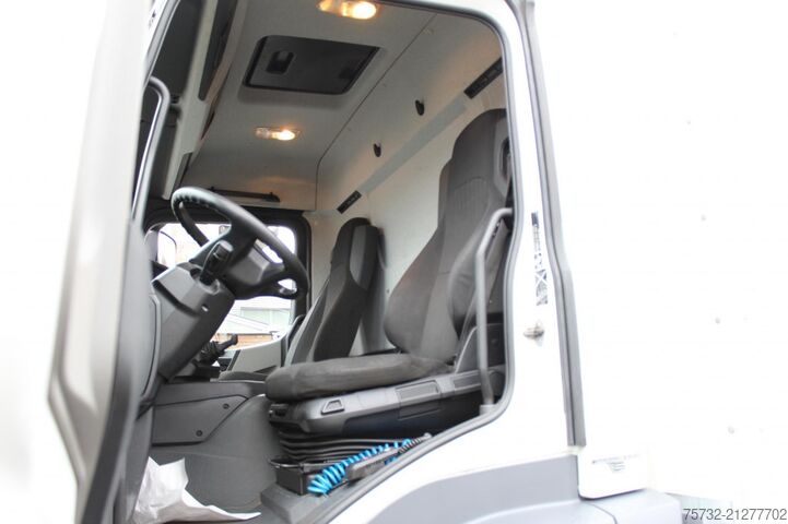 Camión caja Mercedes-Benz Antos 1830 E6 Koffer 9,7m   LBW   Rolltor