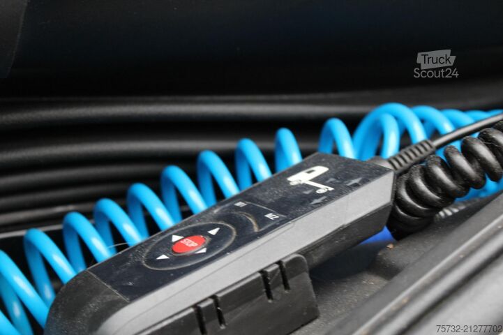 Camión caja Mercedes-Benz Antos 1830 E6 Koffer 9,7m   LBW   Rolltor