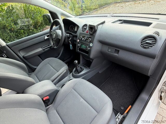 Minibuss VW Caddy Maxi 1.6 Tdi 5 Sitze Rollstuhlrampe Klima