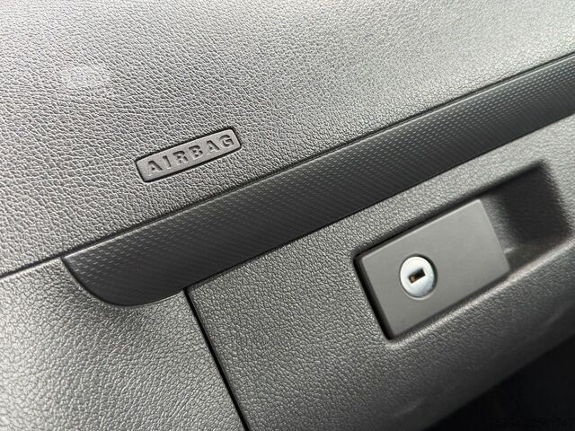 Minibuss VW Caddy Maxi 1.6 Tdi 5 Sitze Rollstuhlrampe Klima