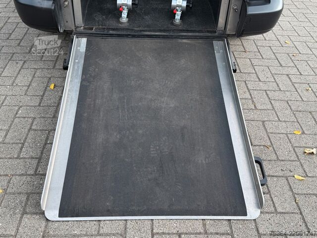 Minibuss VW Caddy Maxi 1.6 Tdi 5 Sitze Rollstuhlrampe Klima