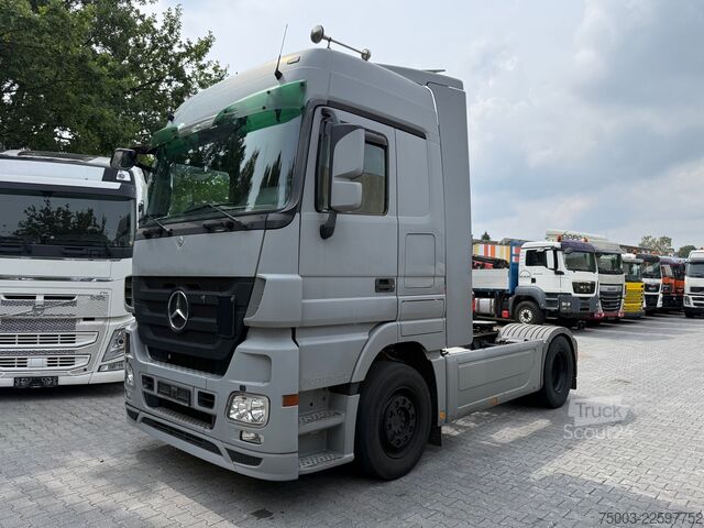 Tracteur routier standard Mercedes-Benz Actros MP3 1846 LS Megaspace