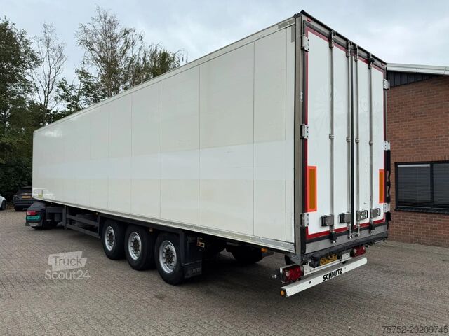 Chladírenská/mrazírenská přeprava Schmitz Cargobull SKO 24 5x Meatrails Rohrbahnen Fleisch Carrier ...