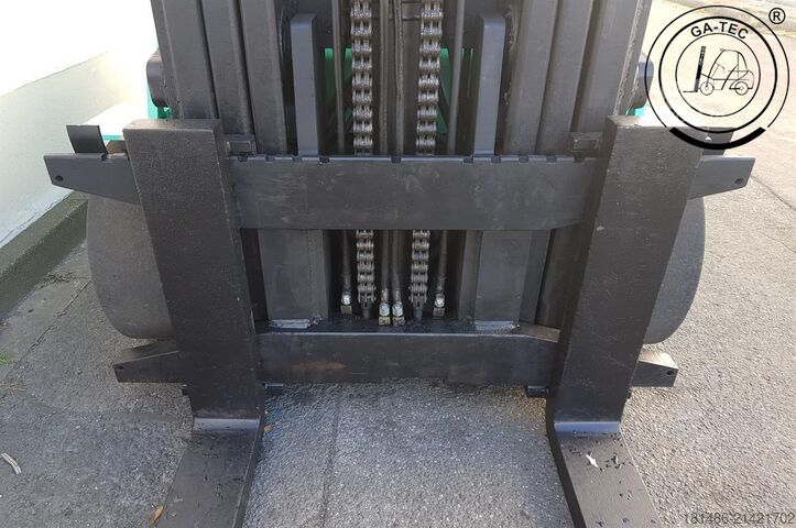 Вилочный погрузчик на сжиженном газе Mitsubishi FGC70K-STC