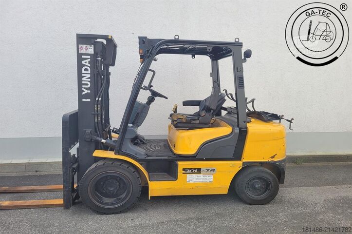 Навантажувачі LPG Hyundai 30L-7A