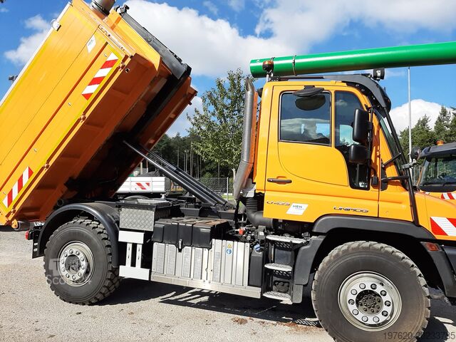 Unimog Mercedes-Benz Unimog U423 mit Abrollsystem und Mulde