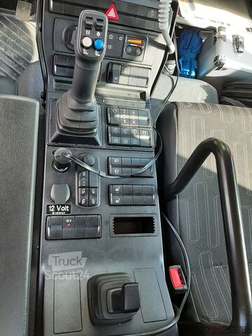 Unimog Mercedes-Benz Unimog U423 mit Abrollsystem und Mulde