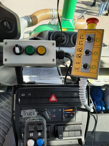 Unimog Mercedes-Benz Unimog U423 mit Abrollsystem und Mulde