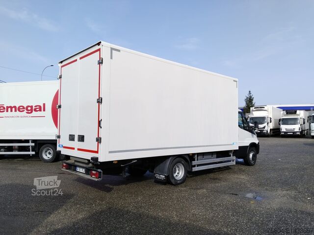 Furgão fechado Iveco DAILY 70C18
