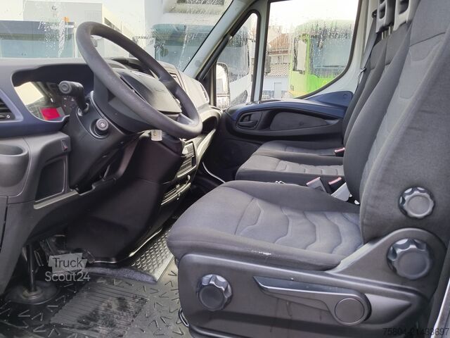 Furgão fechado Iveco DAILY 70C18