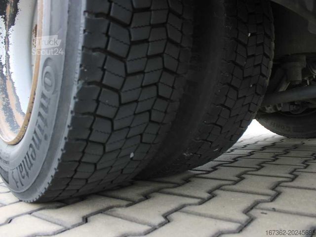 Samochód ciężarowy z plandeką typu platforma MAN TGM 18.290, EURO 5, AIR SUSPENSIONS