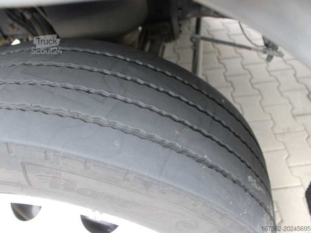Samochód ciężarowy z plandeką typu platforma MAN TGM 18.290, EURO 5, AIR SUSPENSIONS