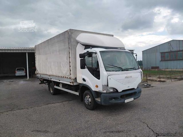 Samochód ciężarowy z plandeką typu platforma  D90, EURO 3, SIDEWALLS, TAIL LIFT