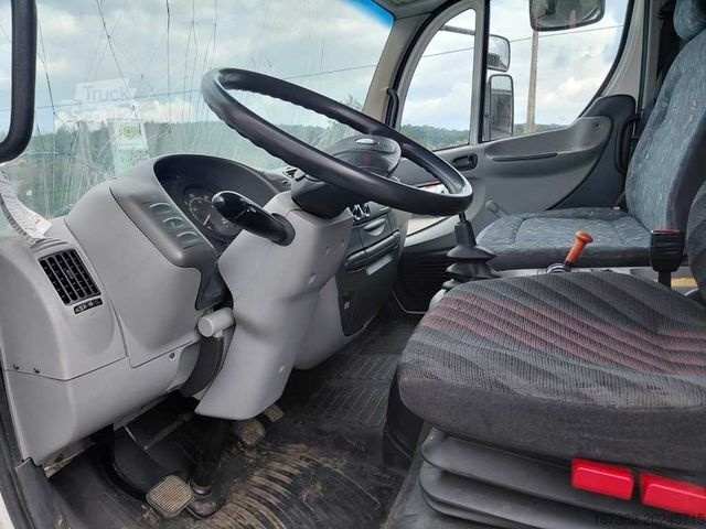Samochód ciężarowy z plandeką typu platforma  D90, EURO 3, SIDEWALLS, TAIL LIFT