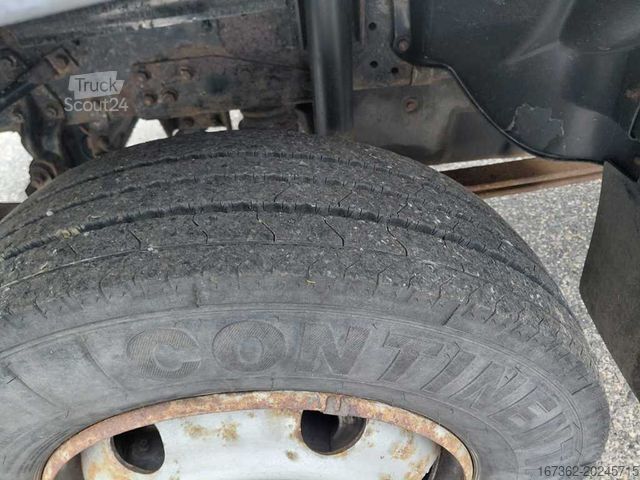 Samochód ciężarowy z plandeką typu platforma  D90, EURO 3, SIDEWALLS, TAIL LIFT